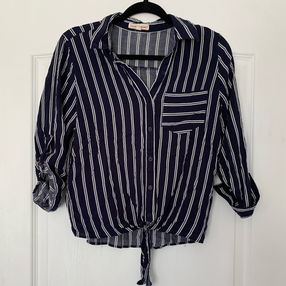 🌺 3/$30 | Striped Button-Up - Picture 1 of 2